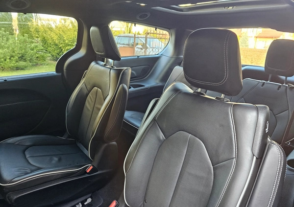 Chrysler Pacifica cena 231117 przebieg: 28268, rok produkcji 2021 z Jarosław małe 436